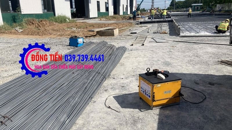 Hai máy uốn thép D25 bàn giao tại công trình 